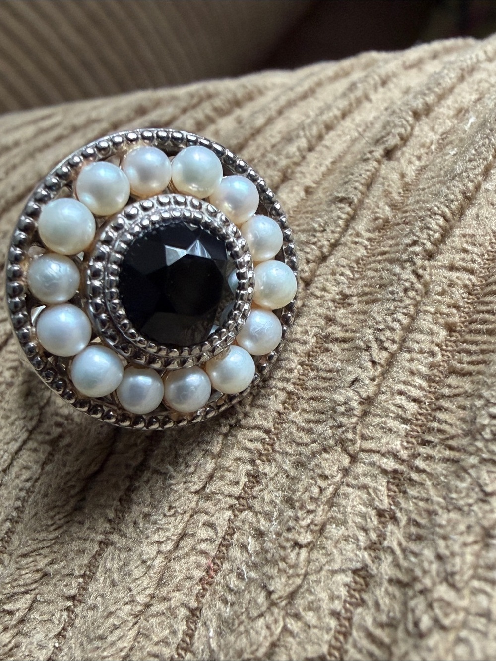 Tiffany & Co. Zigfield pearl and black onyx ring
